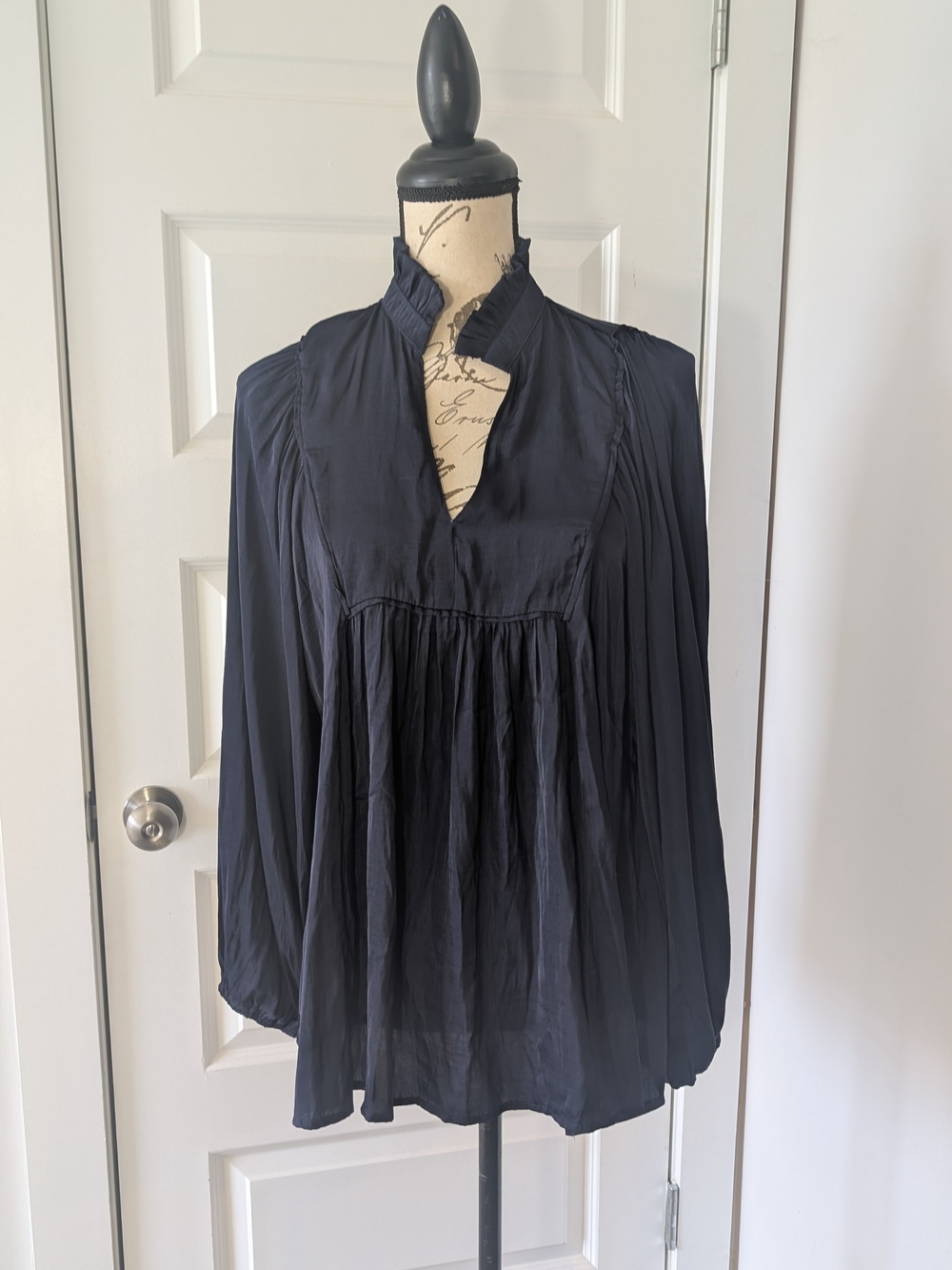 Umgee Black Ruffled V-Neck Peasant Blouse Size L